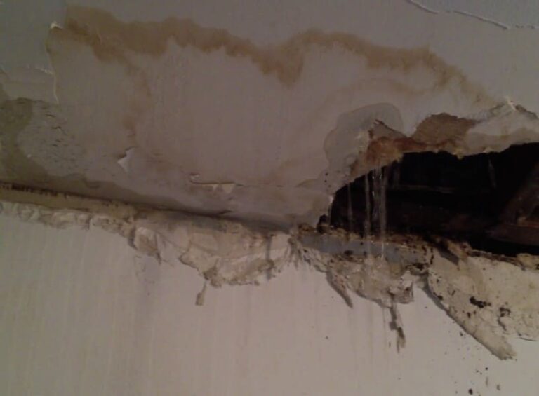 حل مشكلة تسرب المياه من السقف والجدران